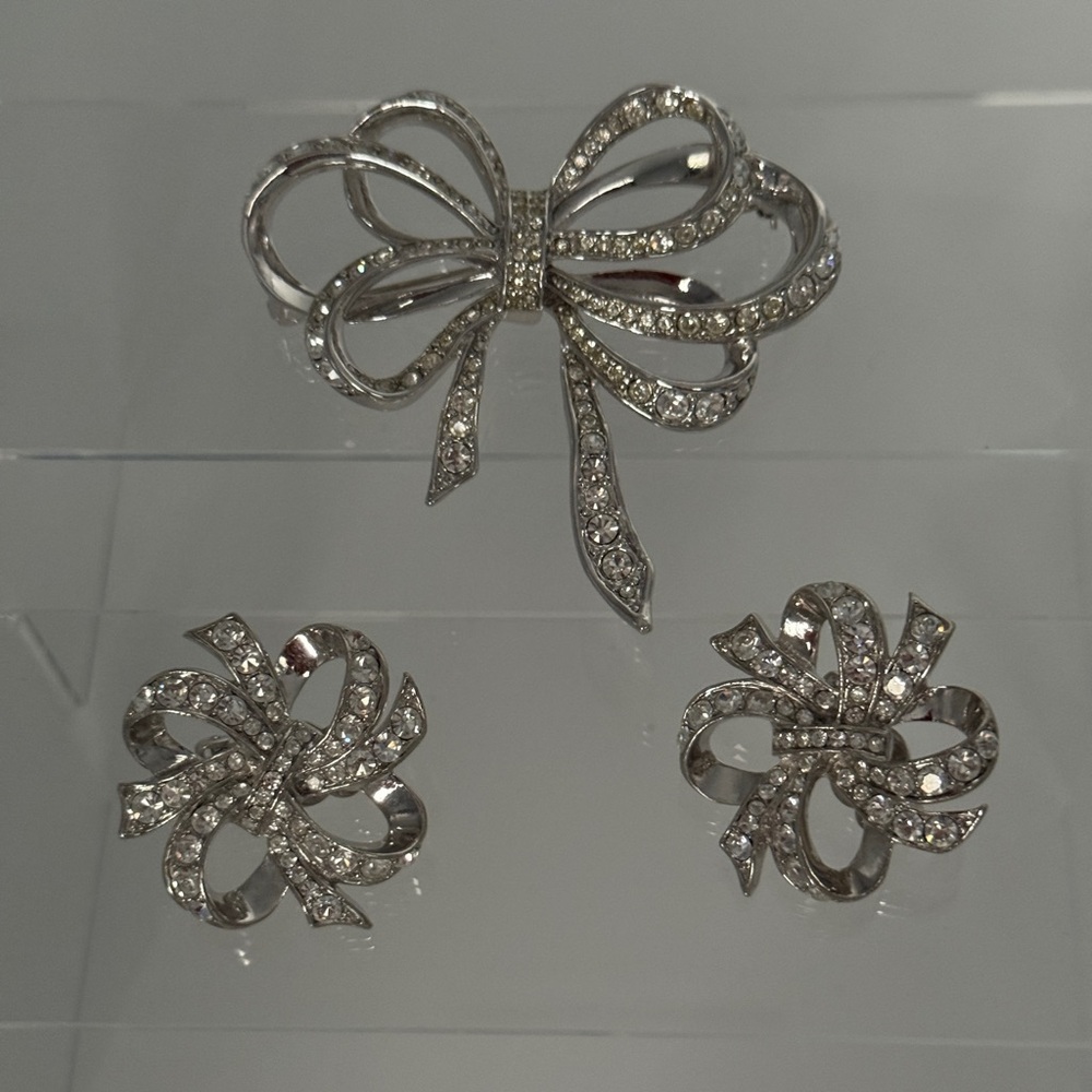 Kenneth Jay Lane for Avon KJL Bow Brooch & Earrings Set
